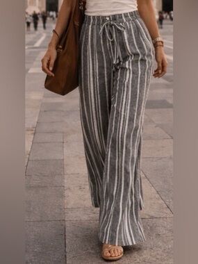 Briggs New York Gray and White Striped Wide-Leg Pants